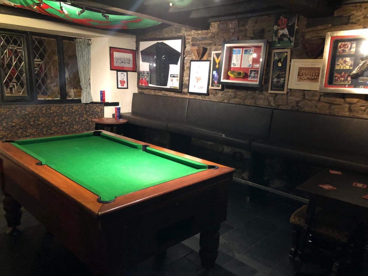 The Crosskeys Inn Usk Exterior foto
